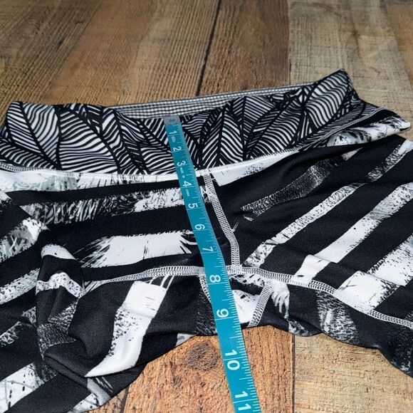 Lululemon Wunder Under Crop II Full-On Luon Shady Palms/Banana/Leaf/Gingham 8 - Picture 14 of 15